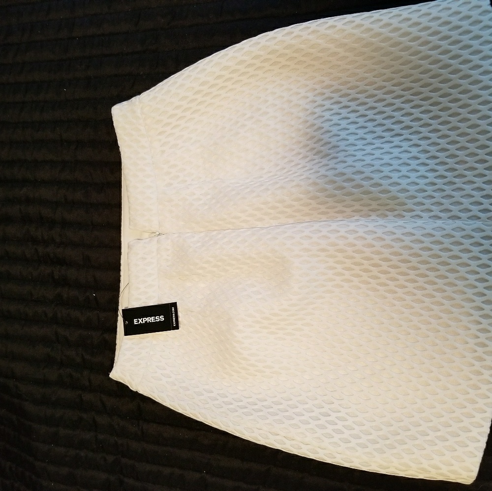 EXPRESS White Miniskirt,Brand new, Size 0. - Picture 3 of 10